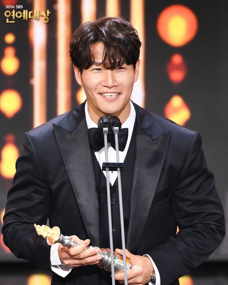 Kim Jong Kook và chặng đường hai mươi năm của “chàng hổ” si tình kim jong kook hinh anh 8 e1621090679760 - Kim Jong Kook và chặng đường hai mươi năm của “chàng hổ” si tình
