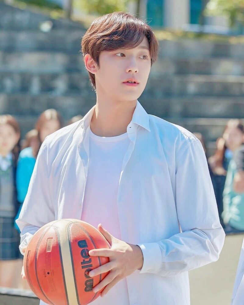 Lee Do Hyun: Hành trình tìm kiếm hào quang của "hoàng tử vai phụ" lee do hyun hinh anh 22 e1620823668557 - Lee Do Hyun: Hành trình tìm kiếm hào quang của "hoàng tử vai phụ"