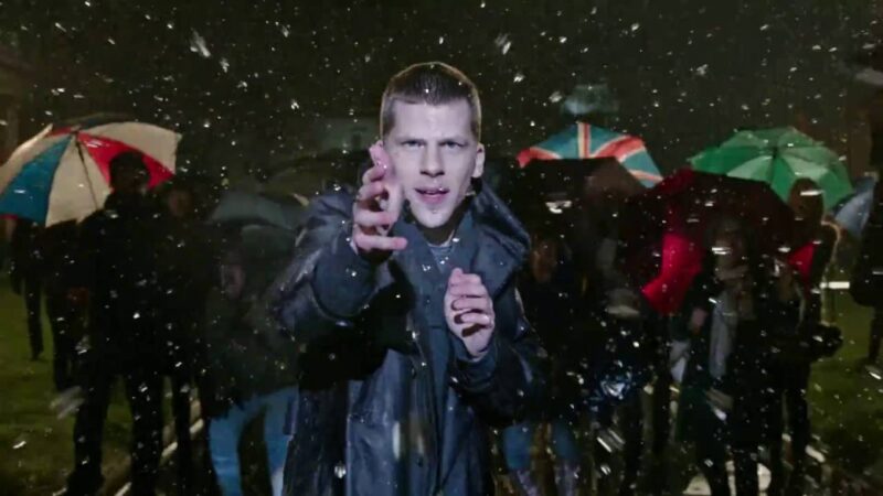 Now you see me 2: Sự quay trở lại ngoạn mục hay cú lừa gây thất vọng? now you see me 2 hinh anh 11 e1621693316167 - Now you see me 2: Sự quay trở lại ngoạn mục hay cú lừa gây thất vọng?
