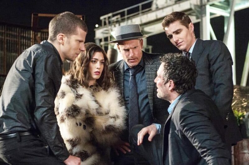 Now you see me 2: Sự quay trở lại ngoạn mục hay cú lừa gây thất vọng? now you see me 2 hinh anh 6 e1621696958590 - Now you see me 2: Sự quay trở lại ngoạn mục hay cú lừa gây thất vọng?