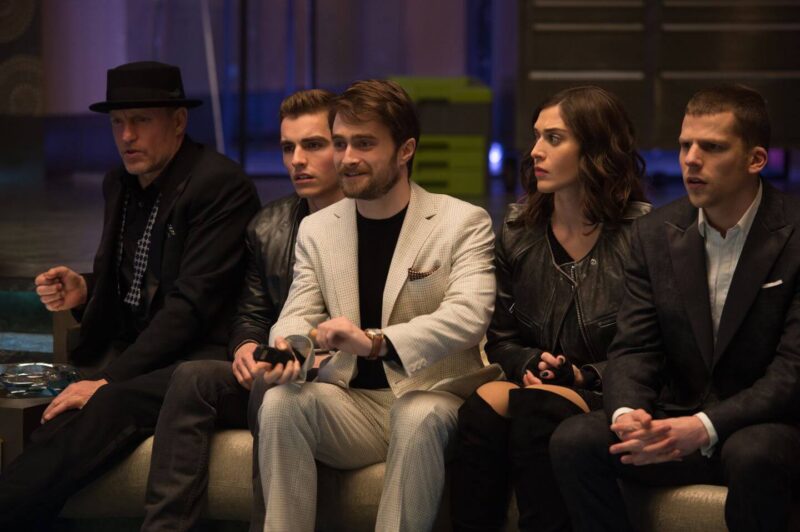 Now you see me 2: Sự quay trở lại ngoạn mục hay cú lừa gây thất vọng? now you see me 2 hinh anh 7 e1621692310443 - Now you see me 2: Sự quay trở lại ngoạn mục hay cú lừa gây thất vọng?