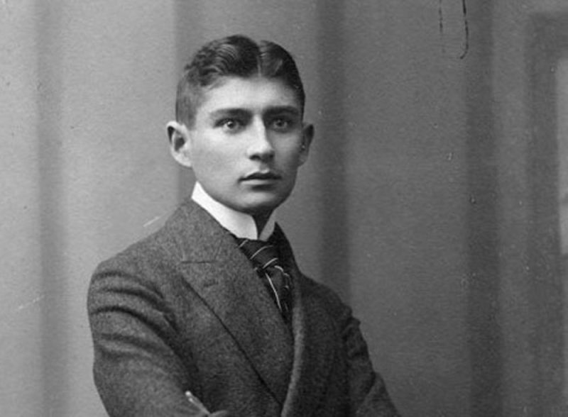 Chân dung của nhà văn Franz Kafka, người tẩy não nhân loại