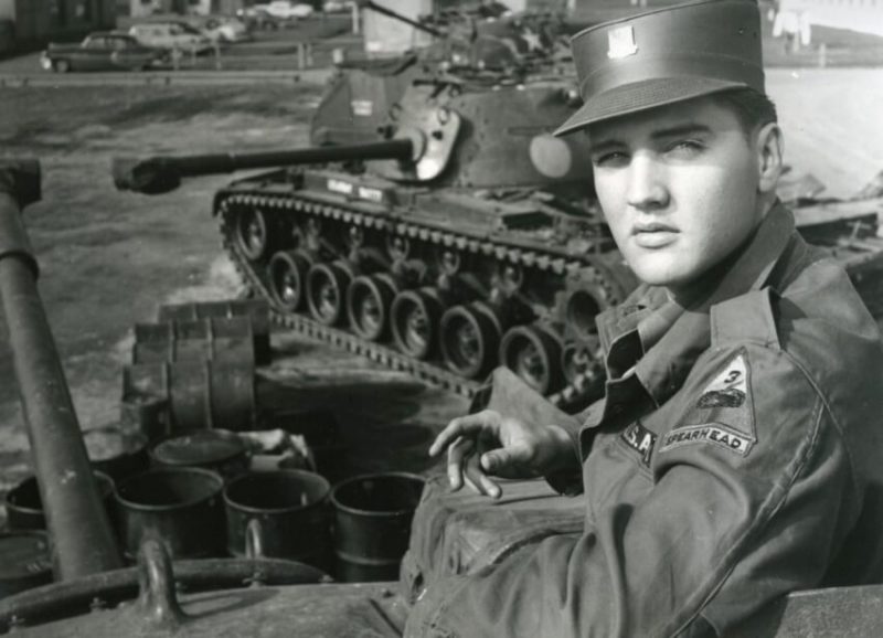 Elvis Presley trong khoảng thời gian phục vụ quân đội