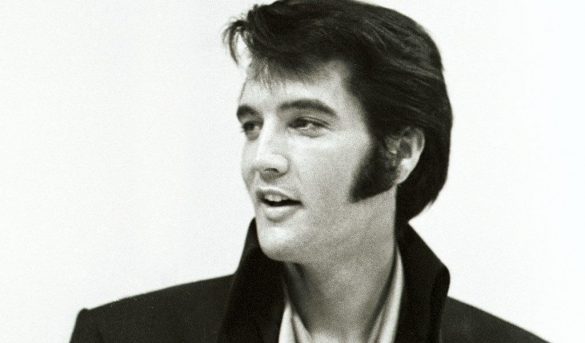 Kiểu tóc mai của Elvis Presley đã trở thành xu hướng trong những năm 50