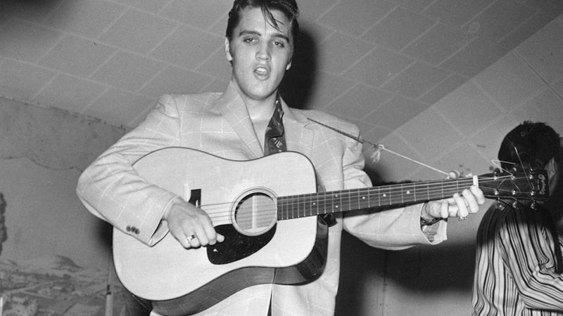 Elvis Presley đã học chơi guitar từ người chú của mình