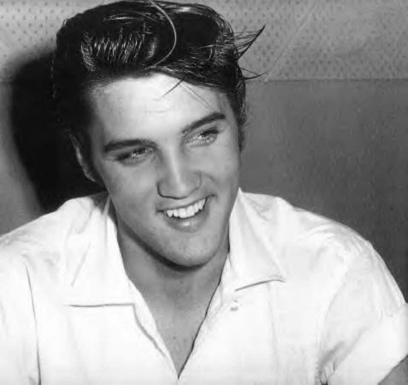 ca si elvis presley anh 6 e1624525327914 - Elvis Presley: Cuộc đời thăng trầm của ông hoàng nhạc Rock & Roll