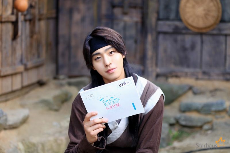 Ahn Hyo Seop: Hành trình "cá chép hóa rồng" của nam diễn viên đa tài ahn hyo seop hinh anh 11 e1625213149850 - Ahn Hyo Seop: Hành trình "cá chép hóa rồng" của nam diễn viên đa tài