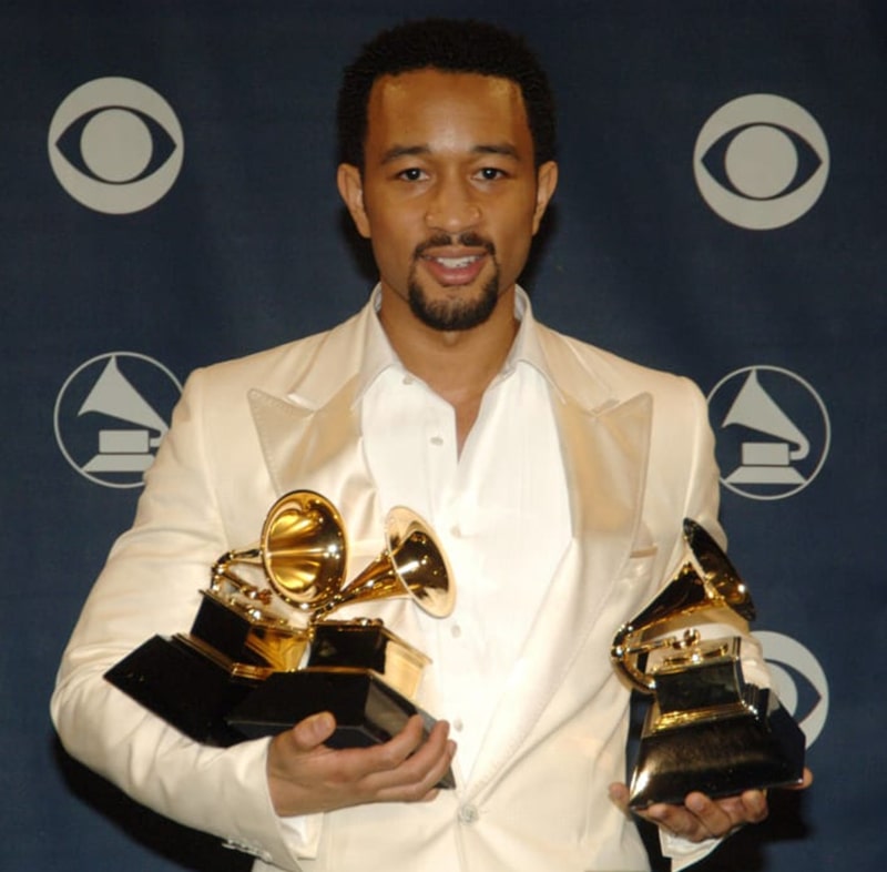 Tân binh John Legend khởi đầu ấn tượng tại Grammy 