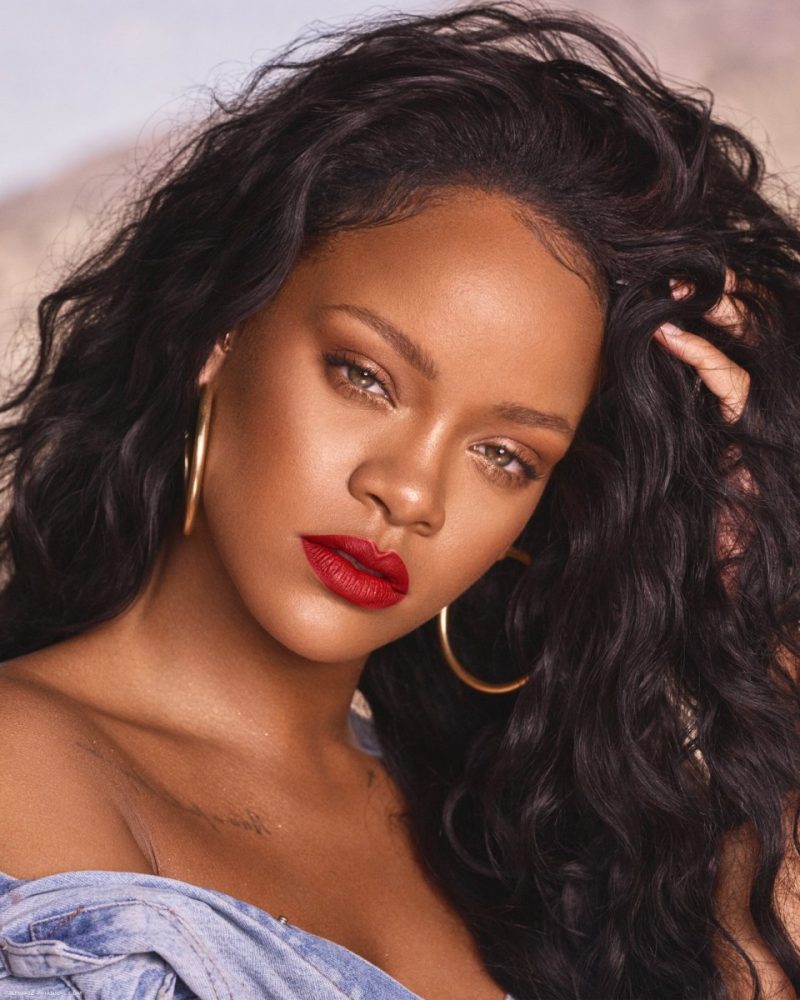 Giọng ca và sức hút đặc biệt của Rihanna đã gây ấn tượng mạnh với nam rapper Jay-Z