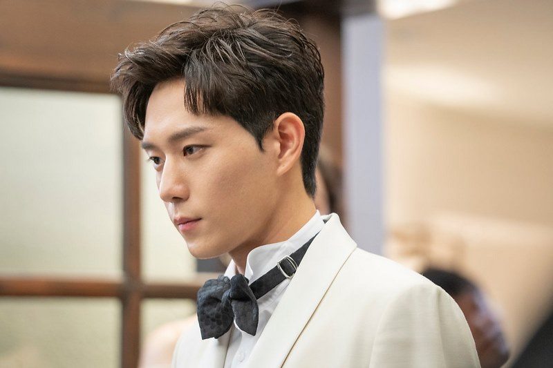 Kim Young Dae: Hiện tượng đột phá của làng giải trí xứ Kim Chi kim young dae hinh anh 6 e1632923745406 - Kim Young Dae: Hiện tượng đột phá của làng giải trí xứ Kim Chi