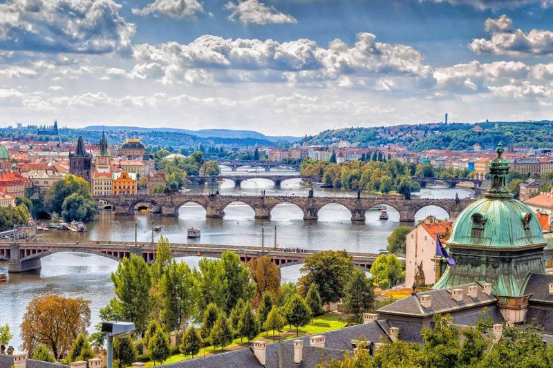 Praha: Thành phố cổ tích ngập tràn lãng mạn và bí ẩn praha hinh anh 2 e1632910737772 - Praha: Thành phố cổ tích ngập tràn lãng mạn và bí ẩn