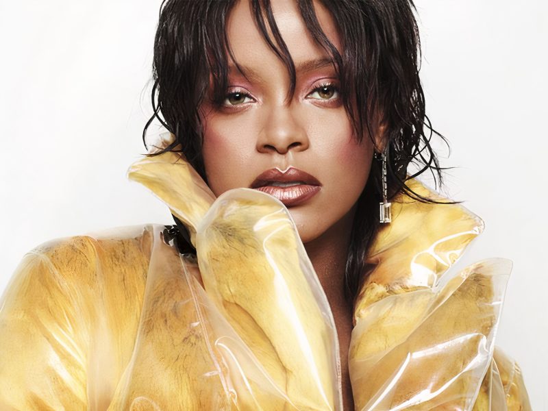 Nữ ca sĩ Rihanna