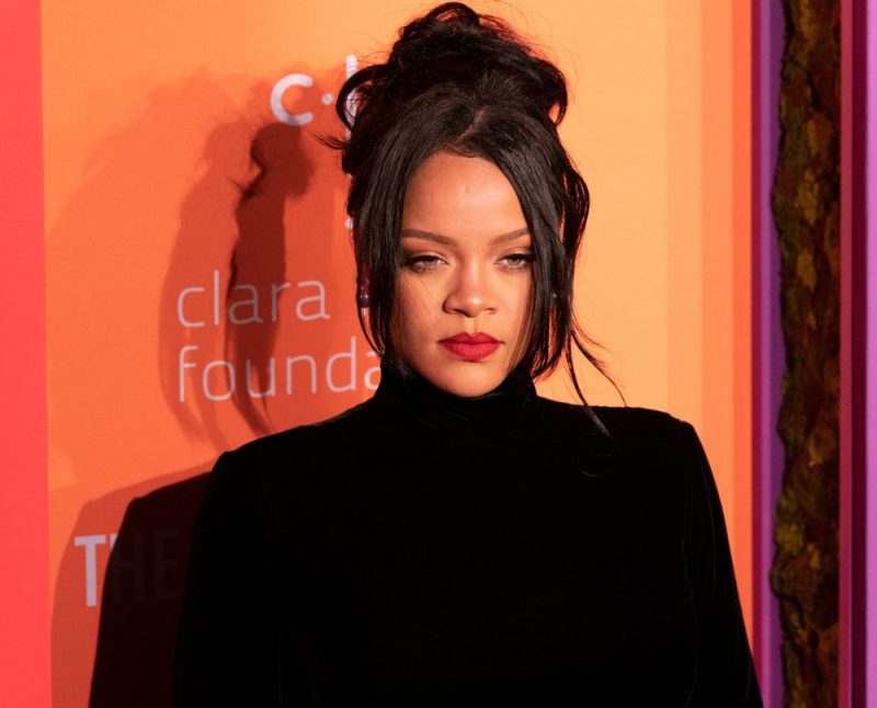 Rihanna đã lập ra quỹ Clara Lionel để phục vụ cho các hoạt động thiện nguyện của cô trong tương lai