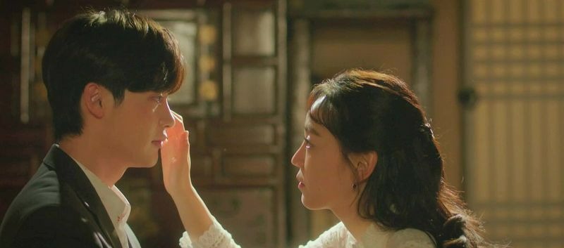 thanh ca tu than hinh anh 30 - Thánh ca tử thần: Tình cảm lứa đôi bắt nguồn từ tình yêu tổ quốc