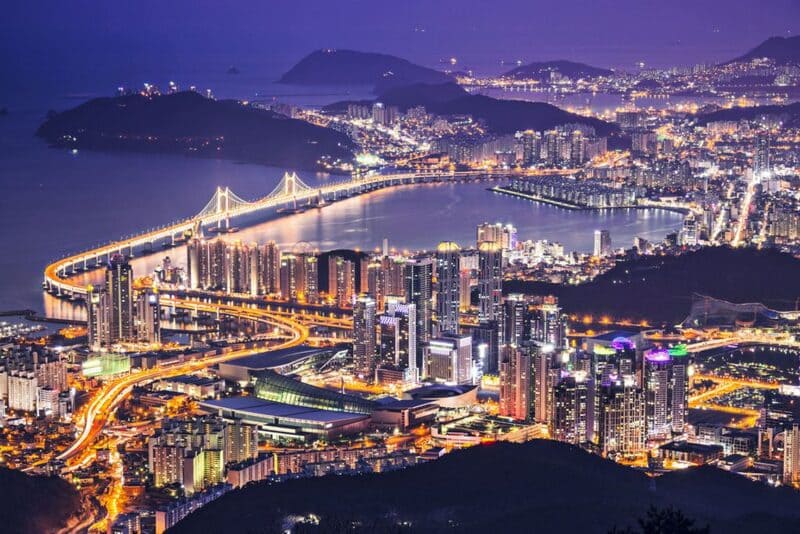 Busan hiện là một trong những thành phố giữ vai trò quan trọng đối với sự phát triển kinh tế Hàn Quốc 