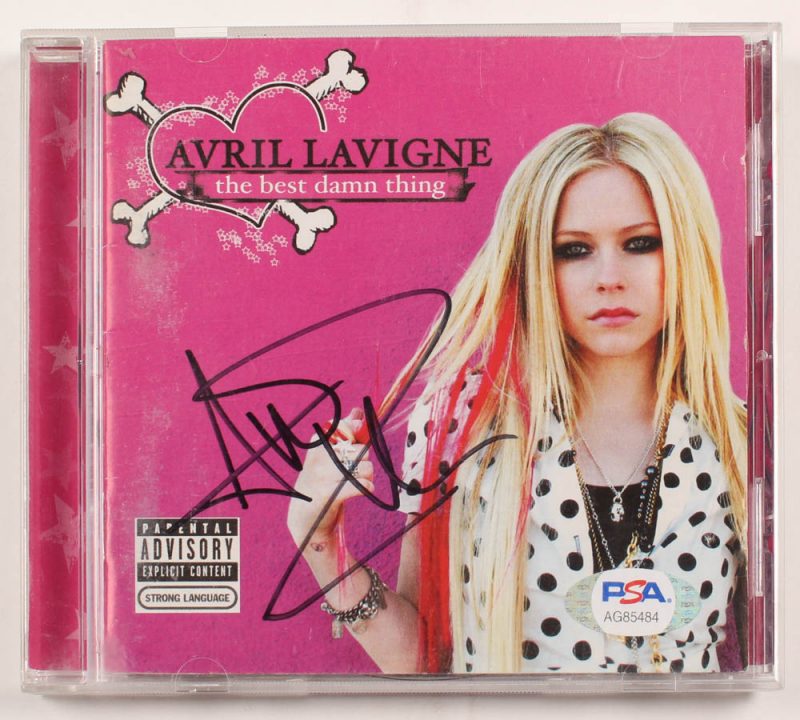 avril lavigne 20 e1642236630102 - Avril Lavigne và câu chuyện về "Công chúa Pop Punk" của thời đại