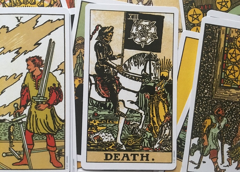 la bai death hinh anh 2 - Death là gì? Ý nghĩa của lá bài Death trong Tarot