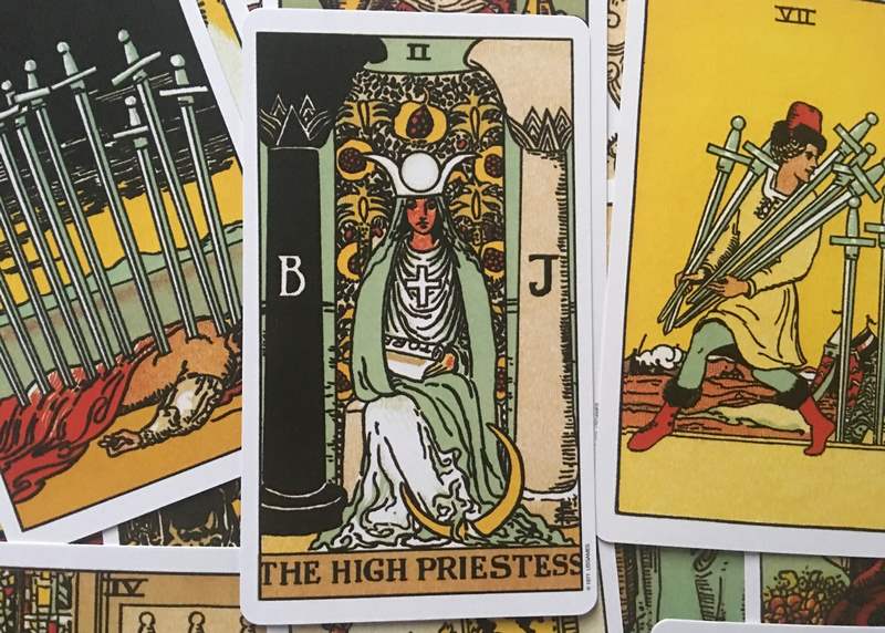la bai the high priestess hinh anh 6 - The High Priestess là gì? Ý nghĩa của lá bài The High Priestess trong Tarot