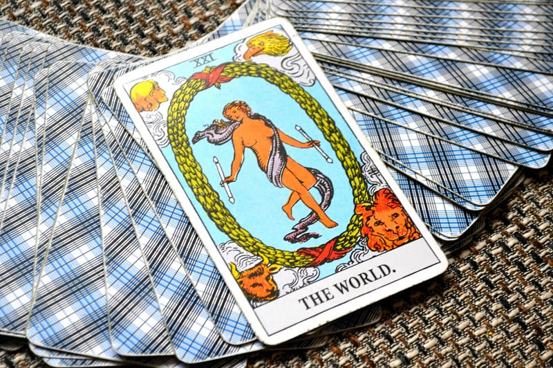 la bai the world hinh anh 4 1 - The World là gì? Ý nghĩa của lá bài The World trong Tarot