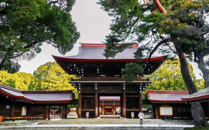 Meiji Jingu - ngôi đền tưởng nhớ công lao của Thiên Hoàng Minh Trị và Hoàng hậu