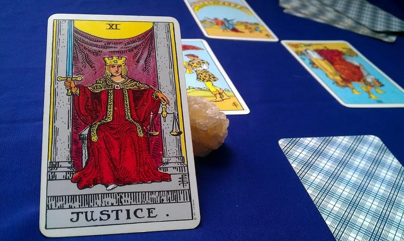 la bai justice hinh anh 5 - Justice là gì? Ý nghĩa của lá bài Justice trong Tarot