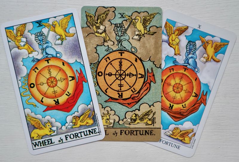 la bai wheel of fortune hinh anh 6 - Wheel of Fortune là gì? Ý nghĩa của lá bài Wheel of Fortune trong Tarot