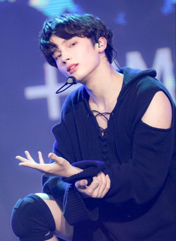 Huening Kai: Từ thần đồng âm nhạc đến “hoàng tử lai” Kpop