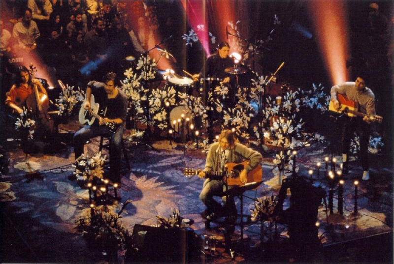 Hình ảnh đáng nhớ của Nirvana trong buổi diễn tại MTV