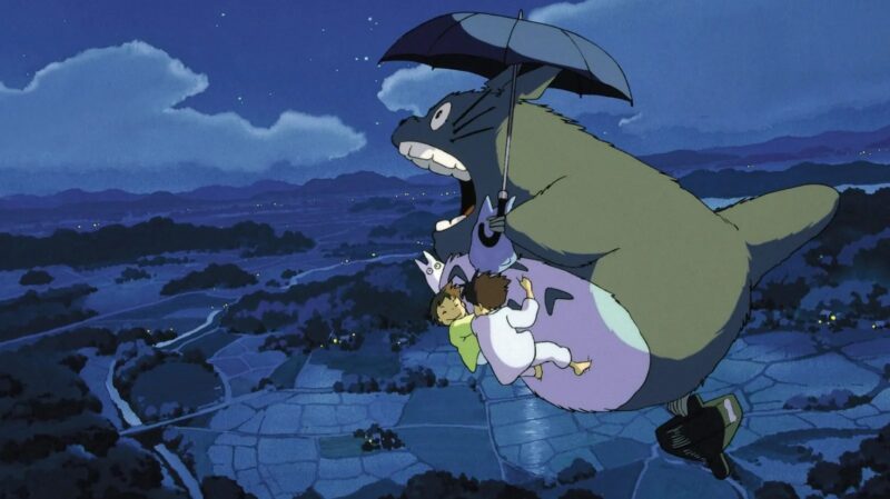Nhờ có Totoro, Mei và Satsuki đã được trải nghiệm cảm giác "bay"