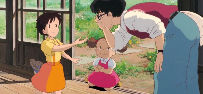Ông Kusakabe cùng hai cô con gái Satsuki và Mei trong Hàng xóm của tôi là Totoro