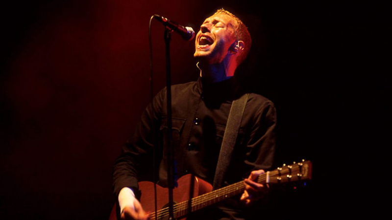 Coldplay lần đầu được hát chính tại Glastonbury