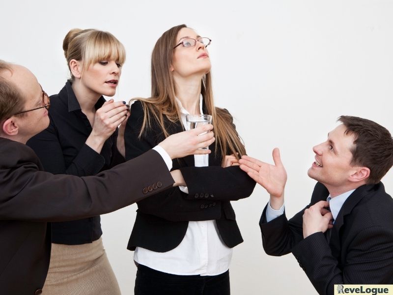 Tật xấu "thùng rỗng kêu to" và nghịch lý của nó