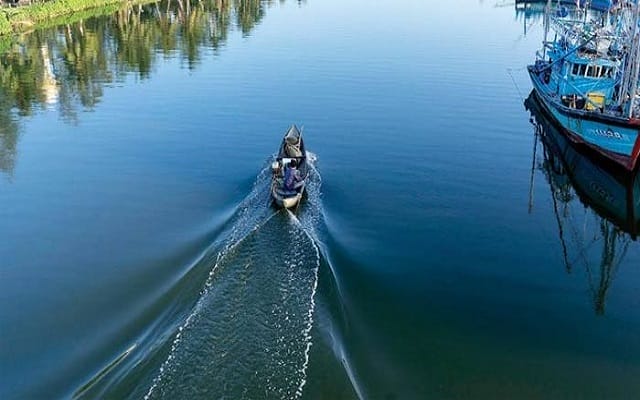 Bài văn mẫu phân tích Ai đã đặt tên cho dòng sông hay nhất