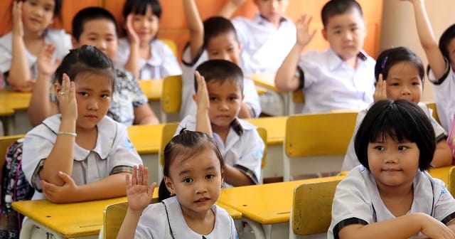 Nguyên nhân gây ra sự hiểu lầm giữa “giơ tay” và “dơ tay”