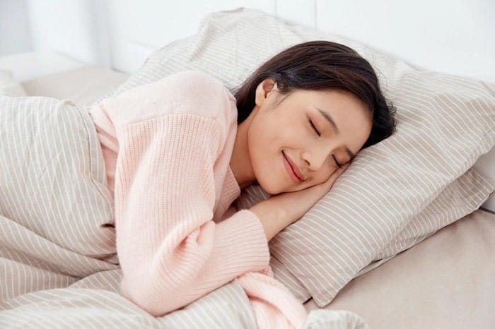 Đọc sách mỗi tối giúp bạn có giấc ngủ ngon và chất lượng hơn Đọc sách mỗi tối giúp bạn có giấc ngủ ngon và chất lượng hơn