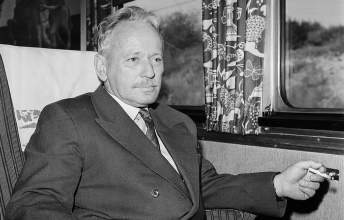 Tác giả Sông Đông Êm Đềm - Mikhail Aleksandrovich Sholokhov