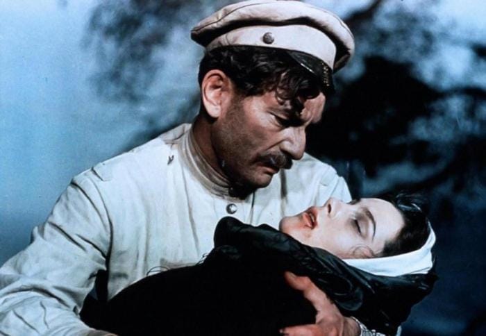 Gregori Melekhov – Nhân vật trung tâm của cả tác phẩm, đại diện cho một thế hệ thanh niên Nga trước dòng chảy lịch sử biến động