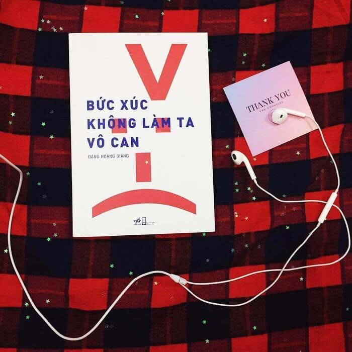 Phê phán tâm lý đám đông và sự thiếu ý thức cá nhân