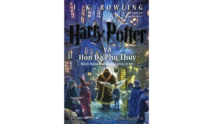 Mở đầu truyện là cuộc sống của Harry Potter tại gia đình Dursley