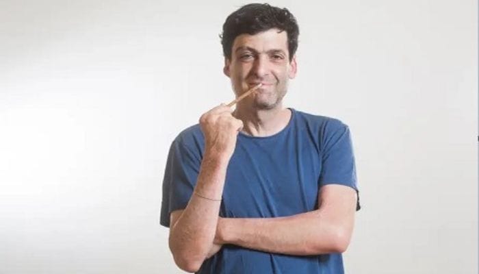 Tác giả Dan Ariely là giáo sư tâm lý học và hành vi kinh tế