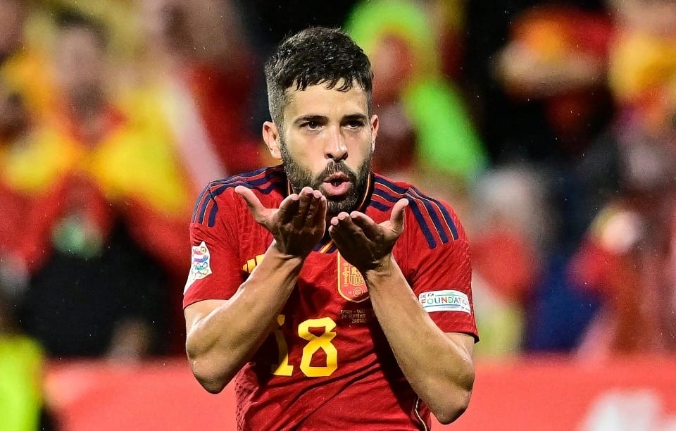 Tiểu sử và sự nghiệp ban đầu của Jordi Alba