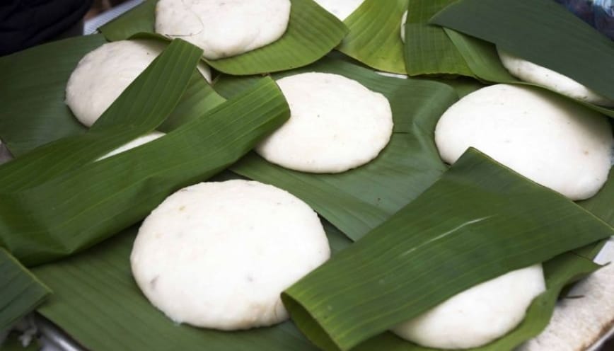Trong văn học bánh giầy tượng trưng cho đất
