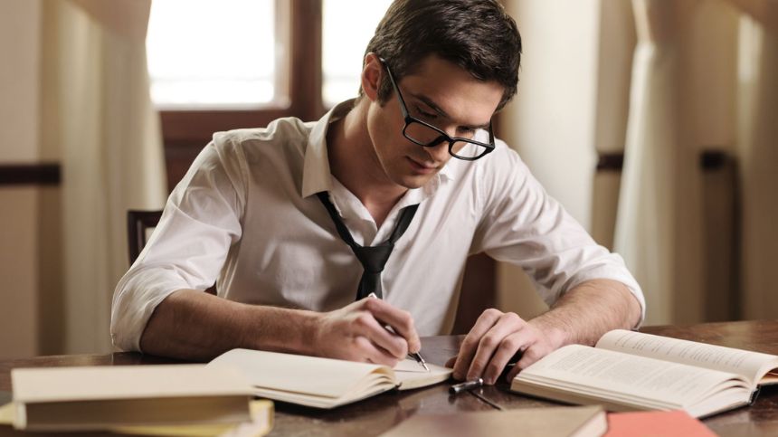 Nhầm lẫn giữa kỷ yếu hay kỉ yếu xuất phát từ thói quen viết bài cảm tính