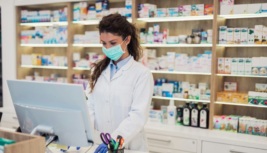 Ví dụ về việc sử dụng từ “dược sĩ” trong thực tế