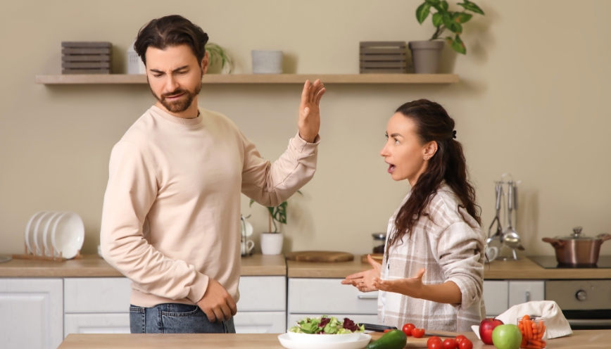 Red flag trong tình yêu được hiểu là gì?
