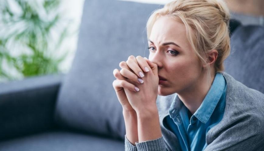 Áy náy là gì? Từ đồng nghĩa và cách sử dụng đúng chính tả
