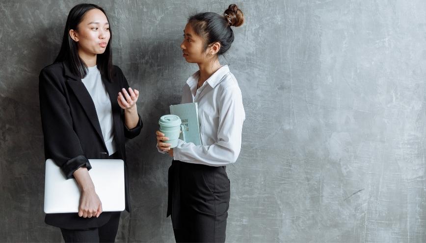 Sử dụng từ áy náy trong giao tiếp hàng ngày