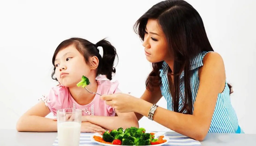 Chiều chuộng là gì? Biểu hiện và cách sử dụng đúng ngữ cảnh