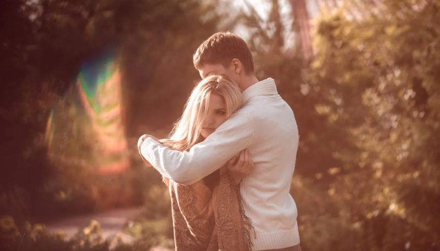 Mãi keo là gì? Cách sử dụng “mãi keo” và “mãi mận”