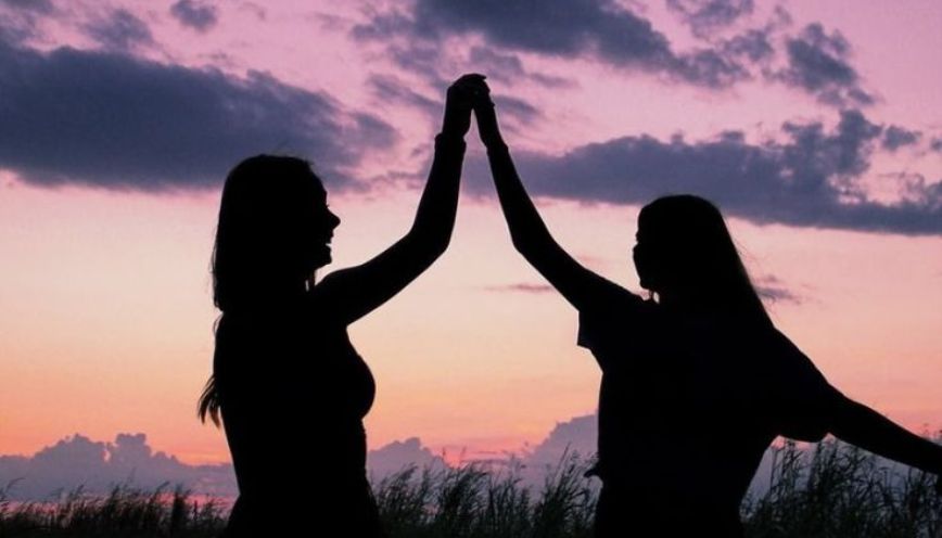 “Mãi keo” thể hiện sự thân thiết